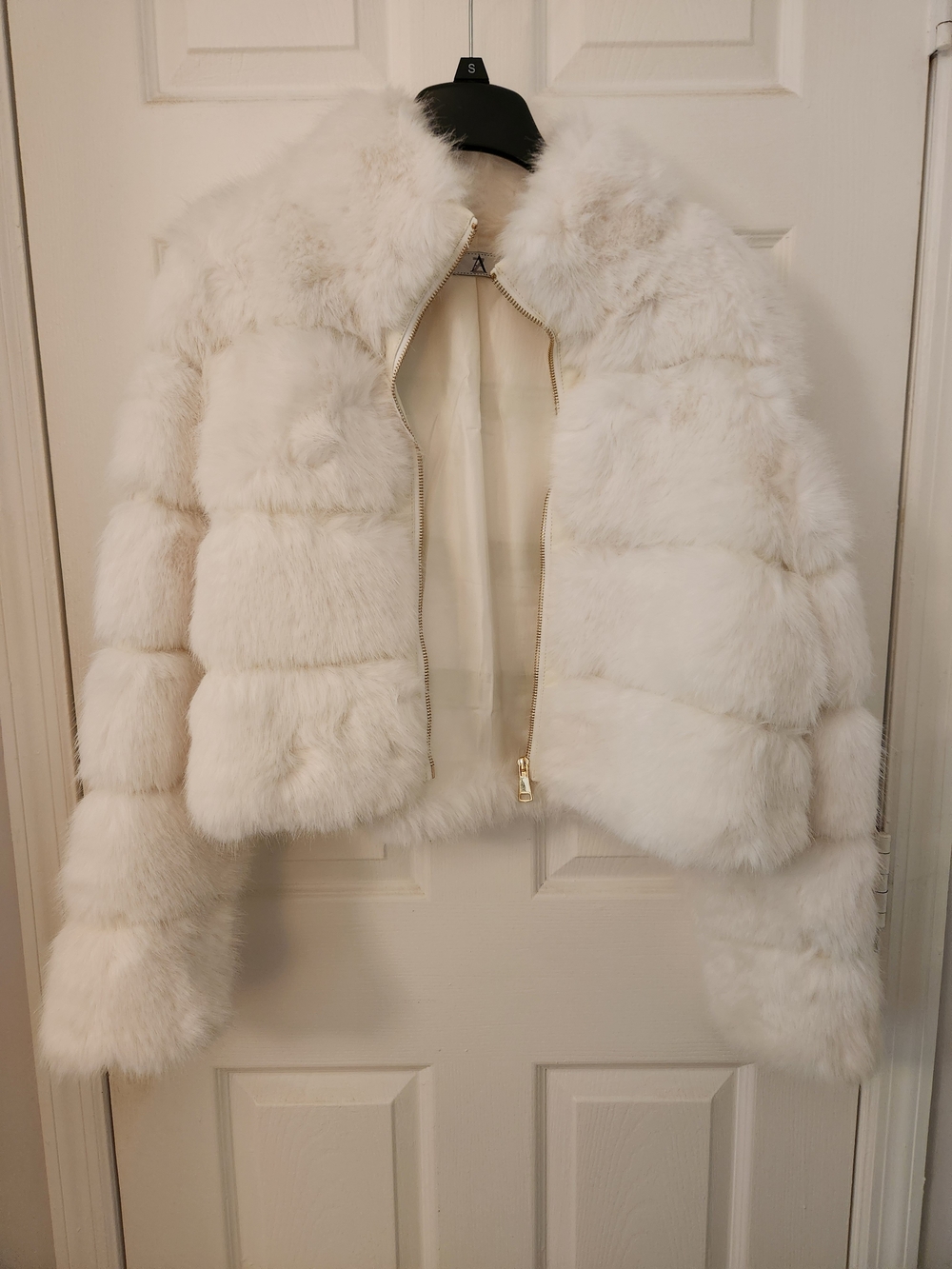Luxury White Faux Fur Cropped Jacket
